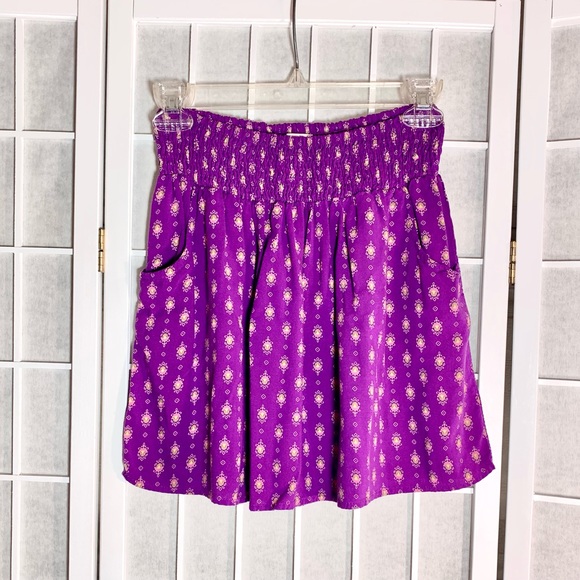 Mossimo Supply Co. Dresses & Skirts - COPY🎉Host Pick🎉Mossimo Women’s boho floral mini skirt w/ pockets size small
